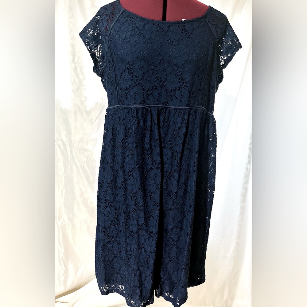 Motherhood maternity lace dress
